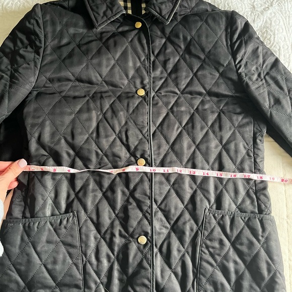Burberry size small quilted jacket - Picture 10 of 12